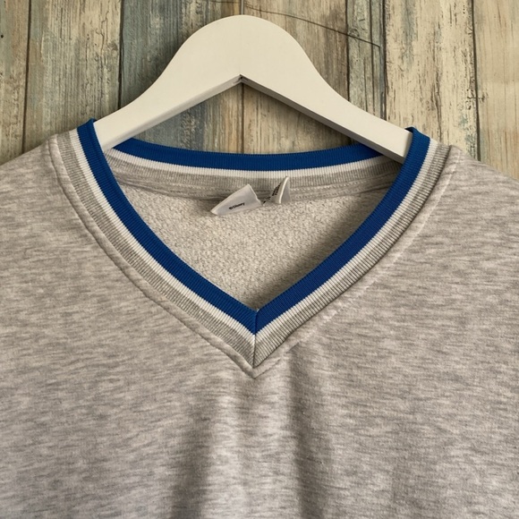 Disney Stitch Gray V neck pullover sweatshirt | Size 2/4 Small - Picture 5 of 9